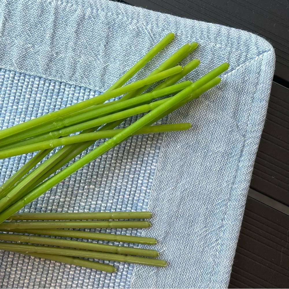 New High end Handecraft 18 silk Flowers with vase   Item: 18 silk Flowers  + Vas - Picture 9 of 14